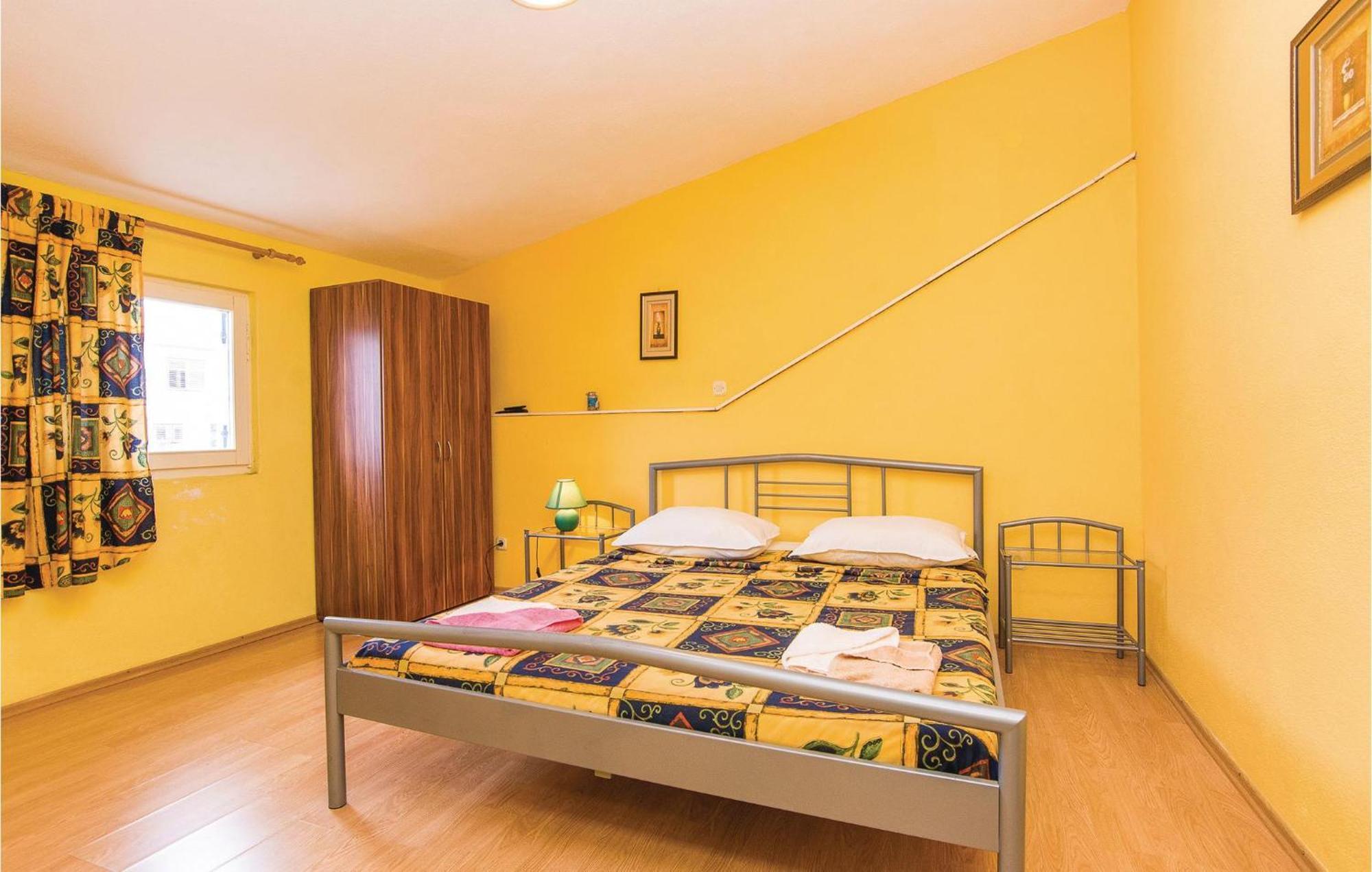 Pet Friendly In With Kitchen Apartament