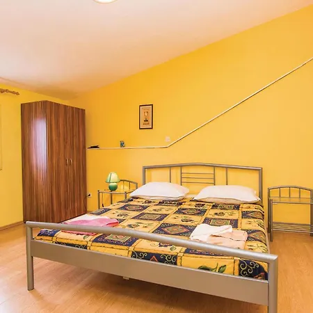 Pet Friendly Apartment In Pakostane With Kitchen Exterior foto