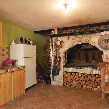 Pet Friendly Apartment In Pakostane With Kitchen Exterior foto