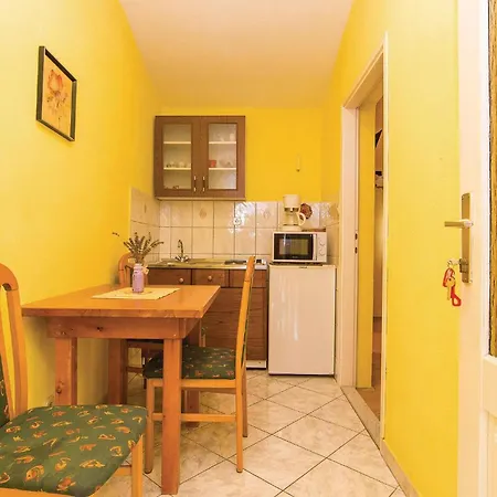 Pet Friendly Apartment In Pakostane With Kitchen Exterior foto