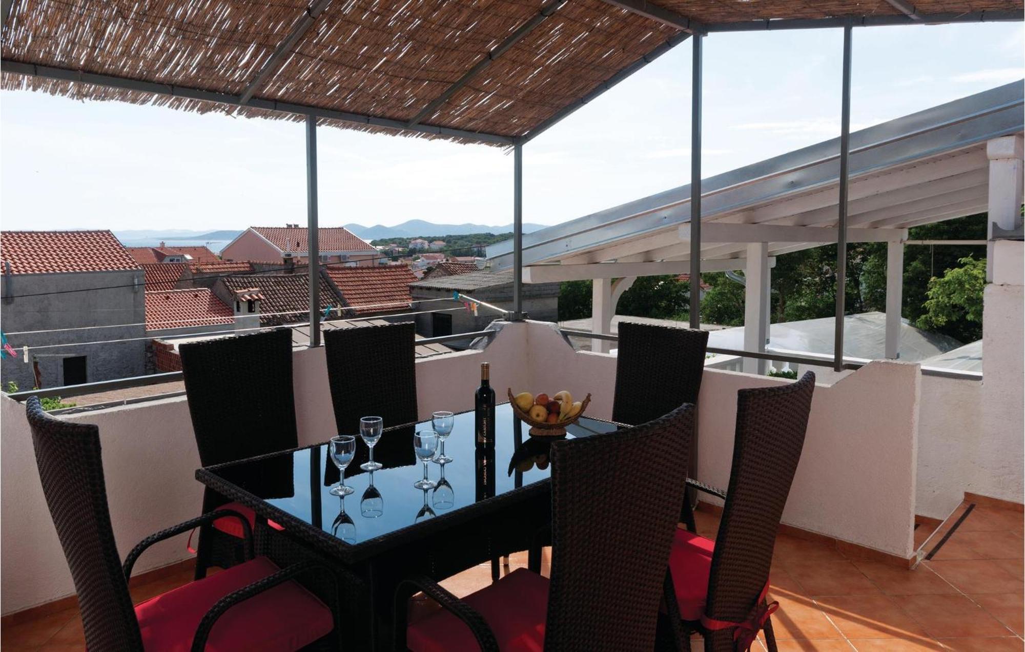 Pet Friendly Apartment In Pakostane With Kitchen Apartment *