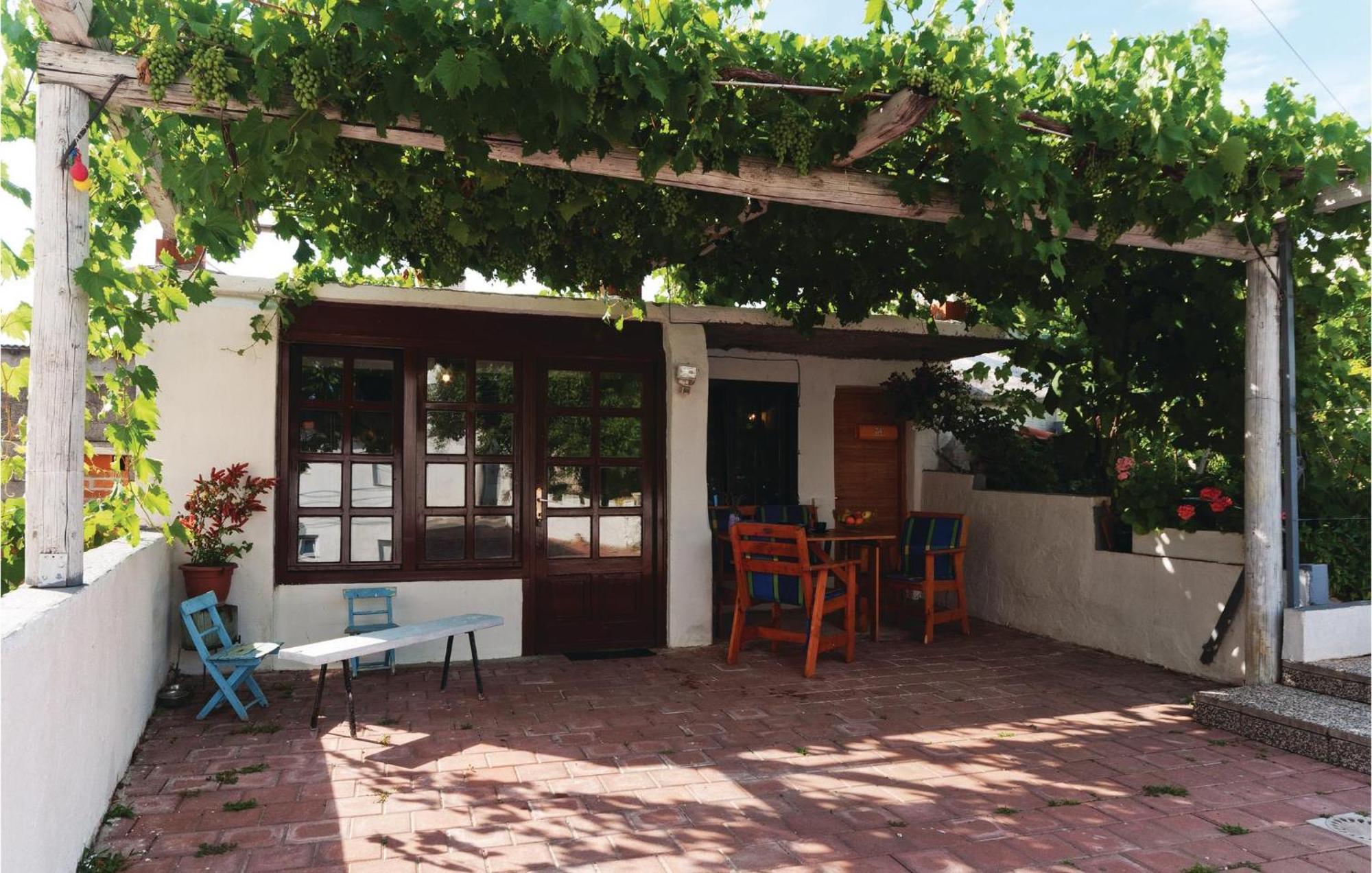 Pet Friendly Apartment In Pakostane With Kitchen Pakostane